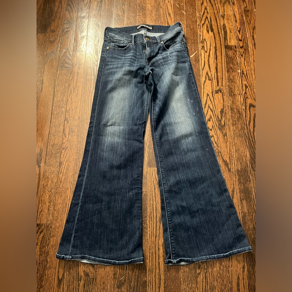 23) Express aid leg flake mid rise jeans size 2 short